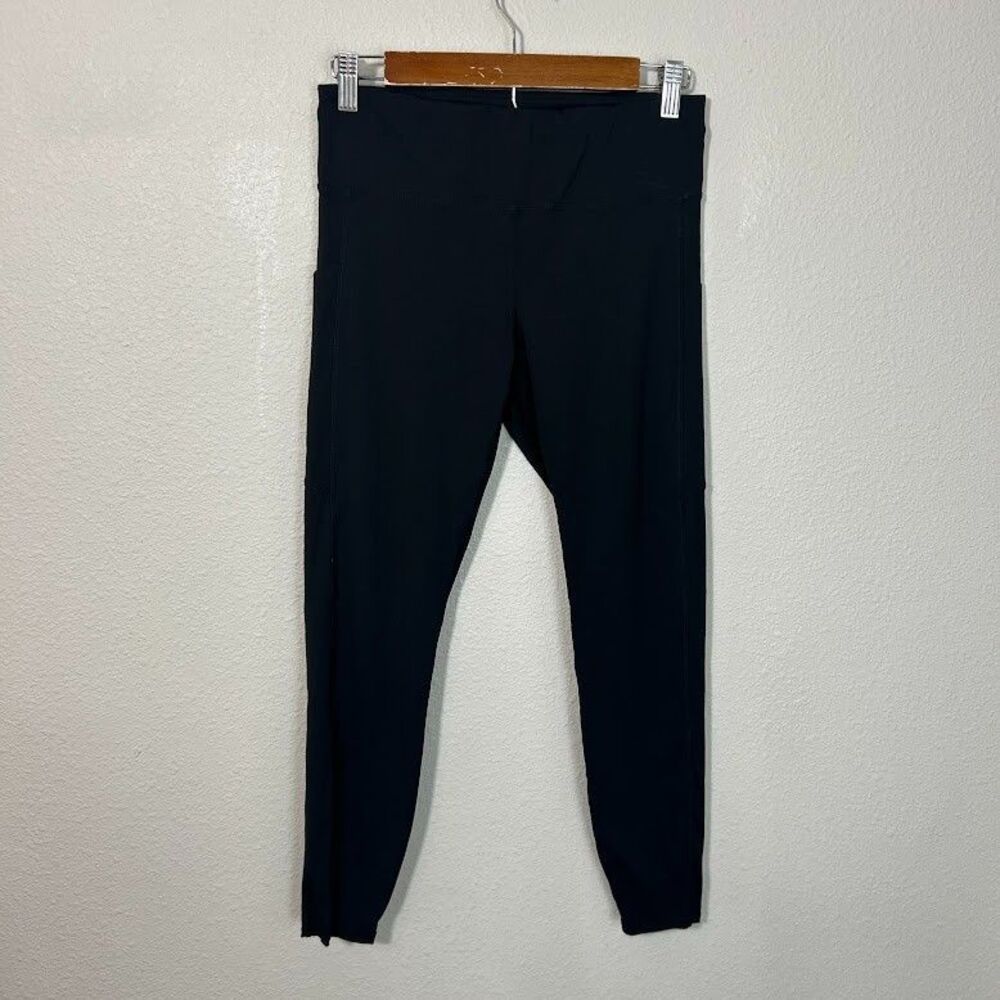Vuori High-Rise Black Leggings - Picture 2 of 9